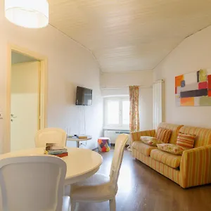 Milanese Flat - Via Vigevano Milán